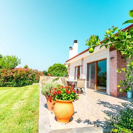 Villa Bougainvillea Epanomi Esterno foto