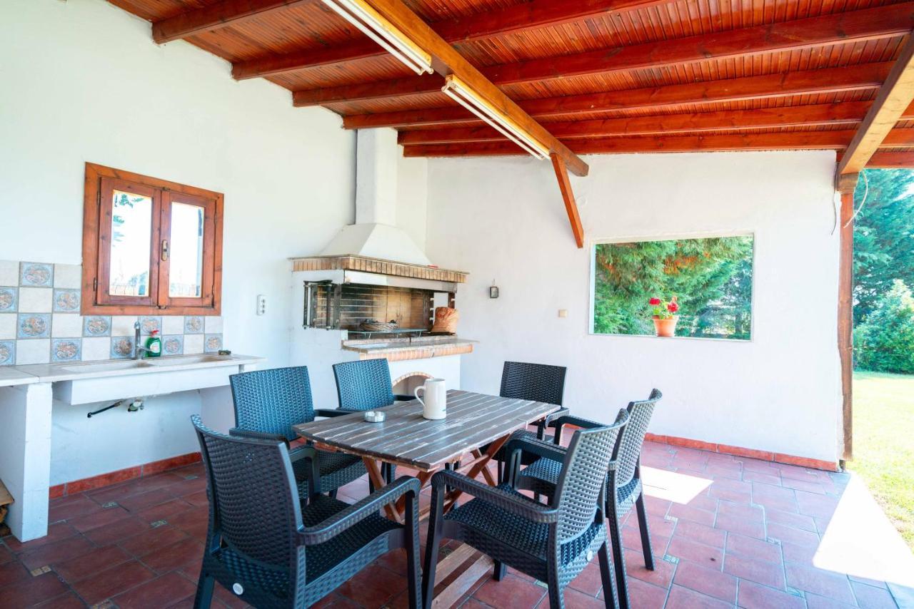 Villa Bougainvillea Epanomi Esterno foto