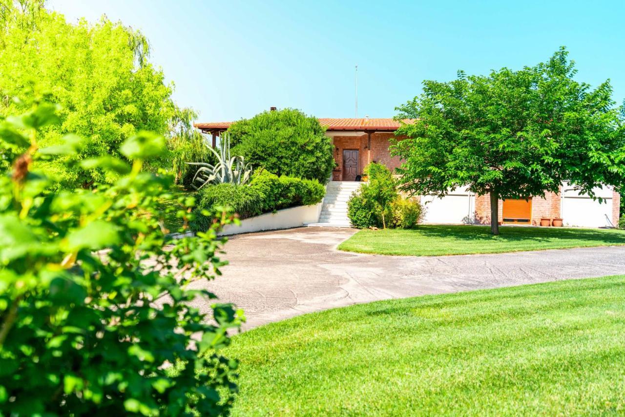Villa Bougainvillea Epanomi Esterno foto