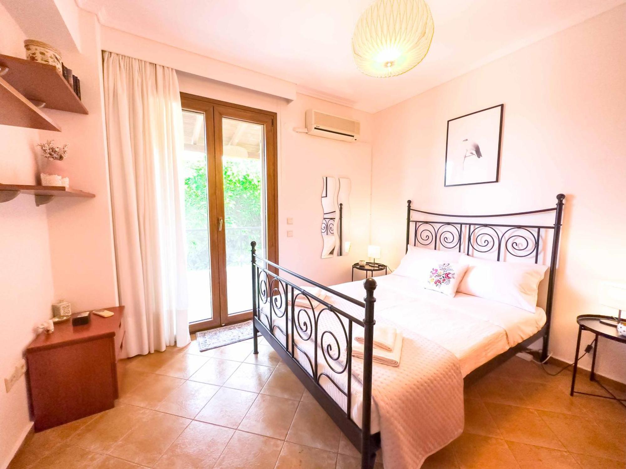 Villa Bougainvillea Epanomi Esterno foto