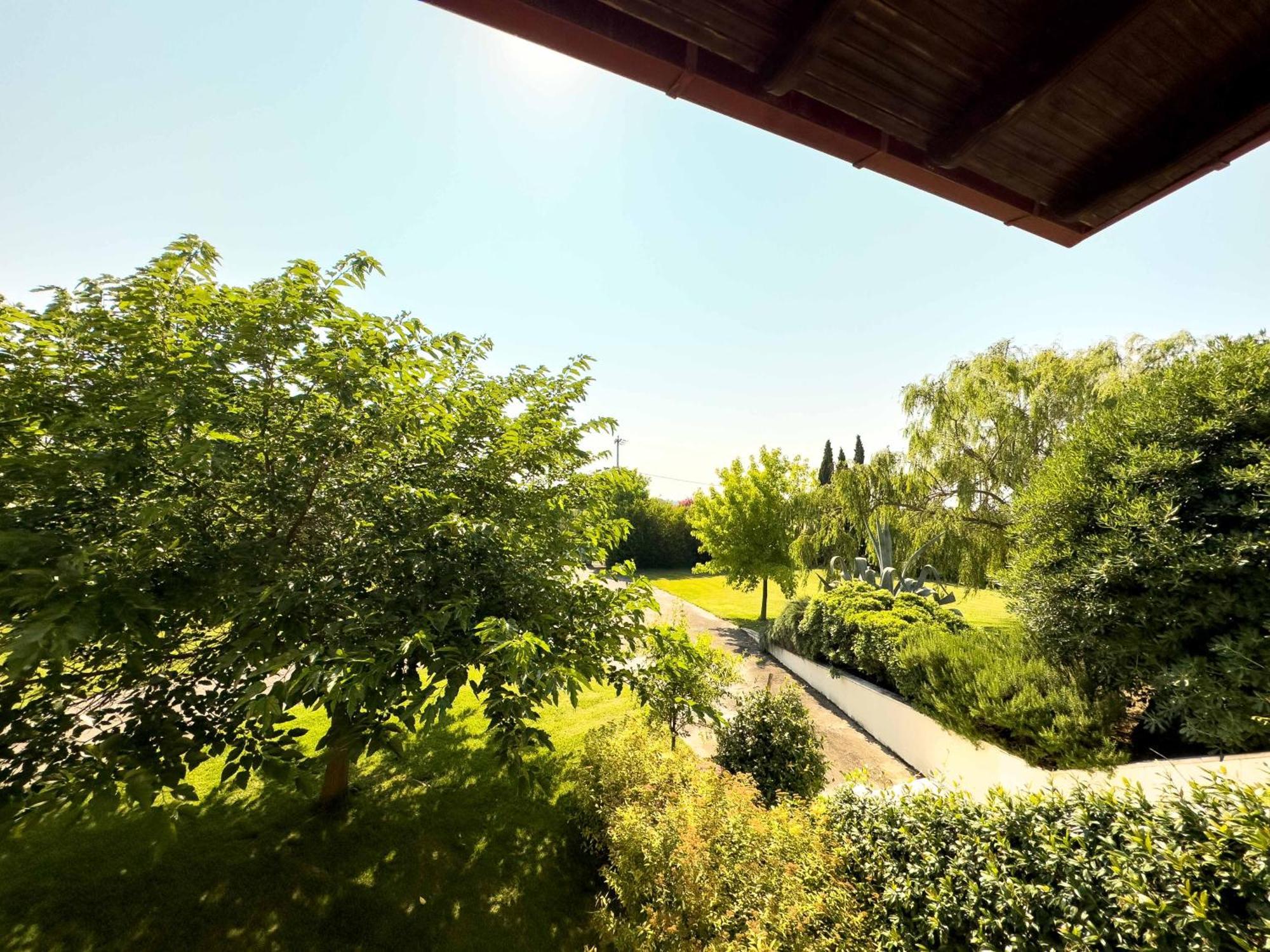 Villa Bougainvillea Epanomi Esterno foto
